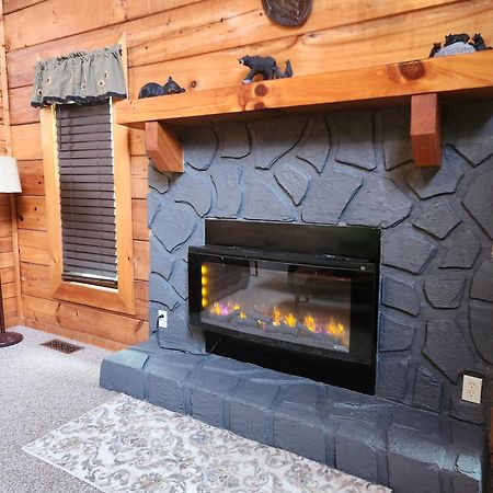 Story Brook: Beautiful True Log Cabin! Close To Dollywood, State Park, And More! Sevierville Buitenkant foto