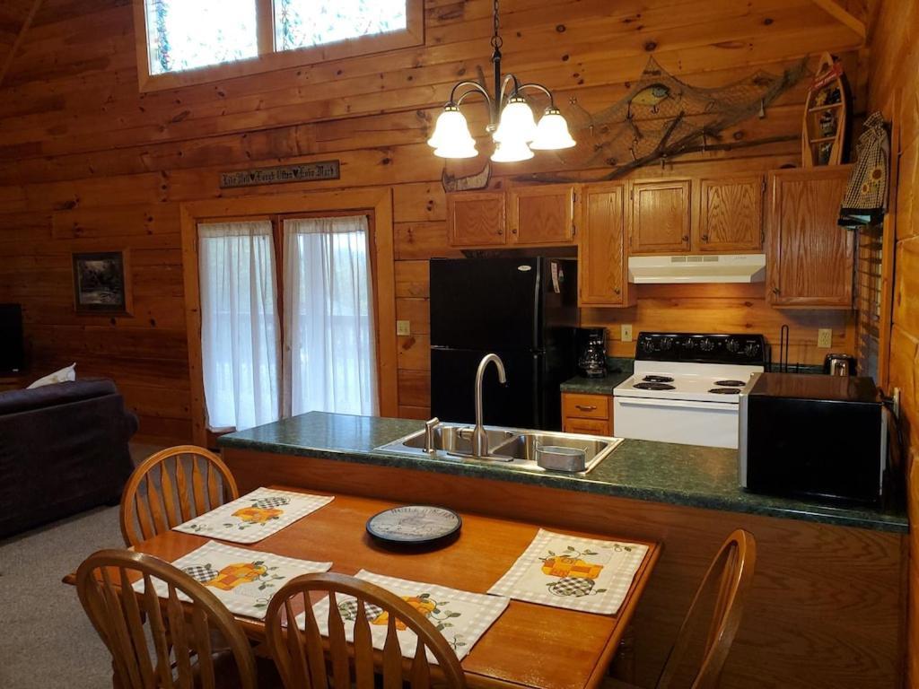 Story Brook: Beautiful True Log Cabin! Close To Dollywood, State Park, And More! Sevierville Buitenkant foto