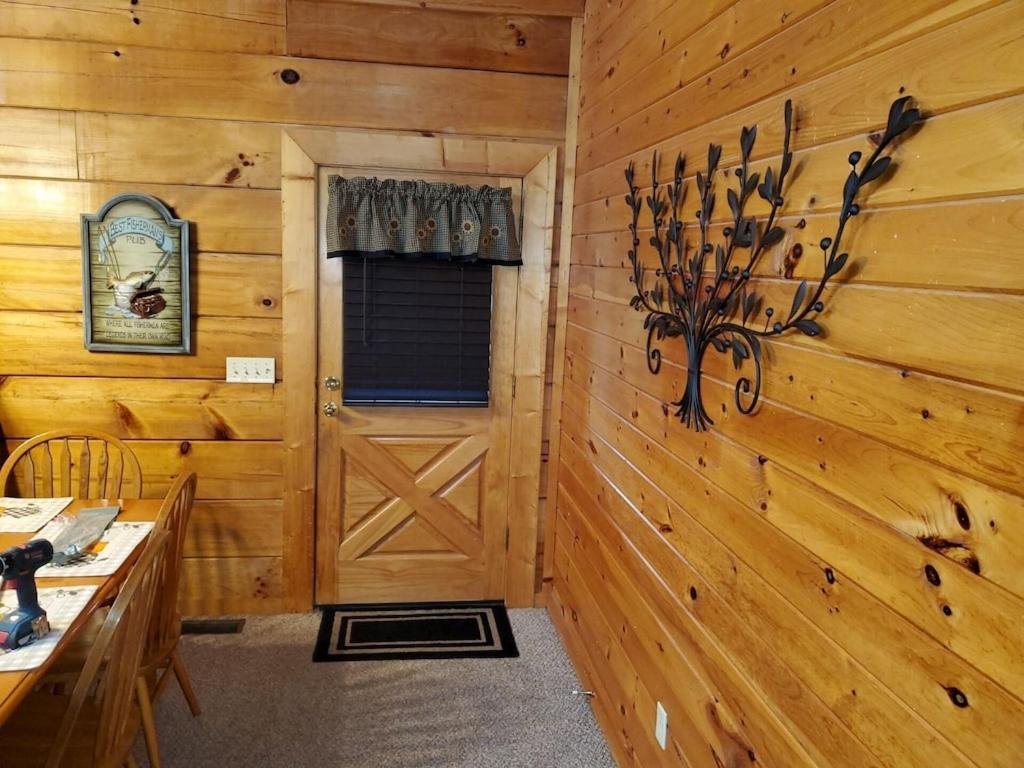 Story Brook: Beautiful True Log Cabin! Close To Dollywood, State Park, And More! Sevierville Buitenkant foto