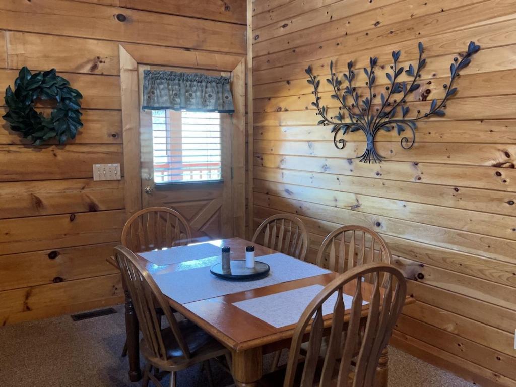 Story Brook: Beautiful True Log Cabin! Close To Dollywood, State Park, And More! Sevierville Buitenkant foto