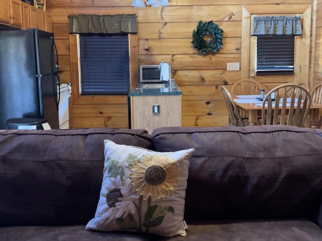 Story Brook: Beautiful True Log Cabin! Close To Dollywood, State Park, And More! Sevierville Buitenkant foto